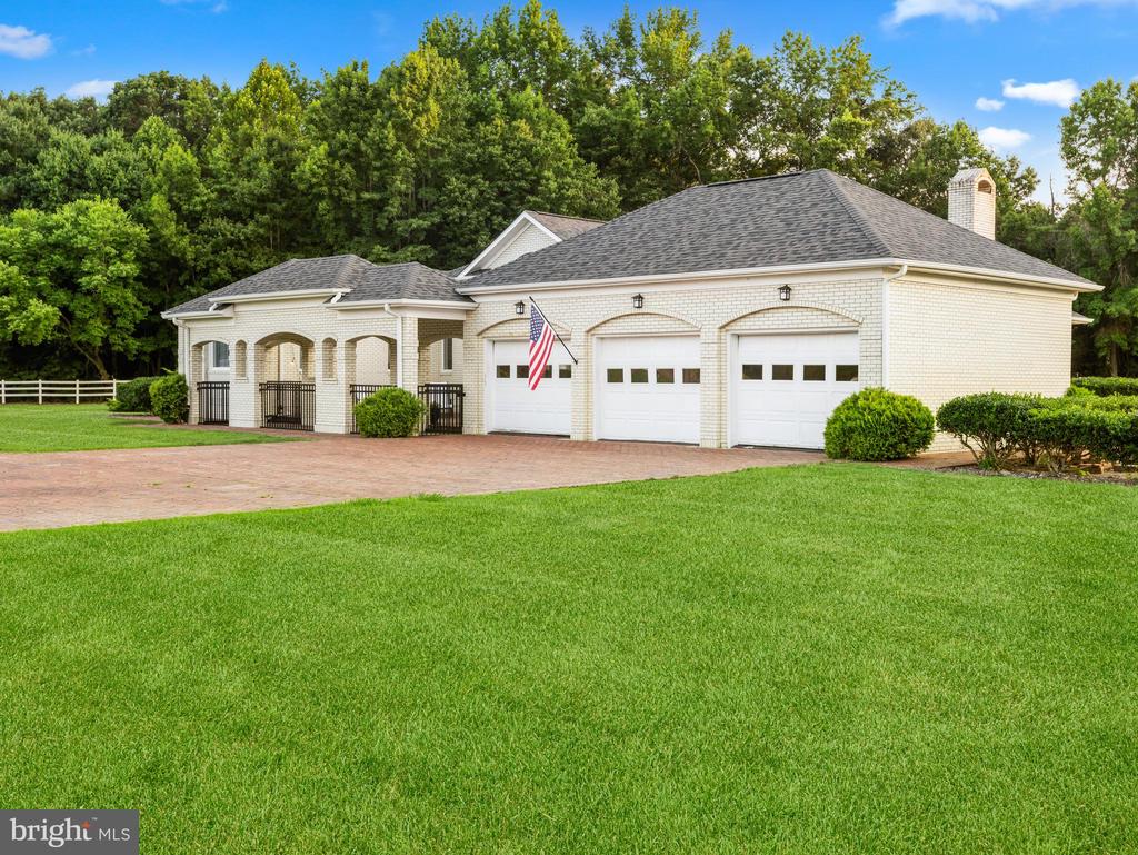 Sharps Rd, Warsaw, VA 22572