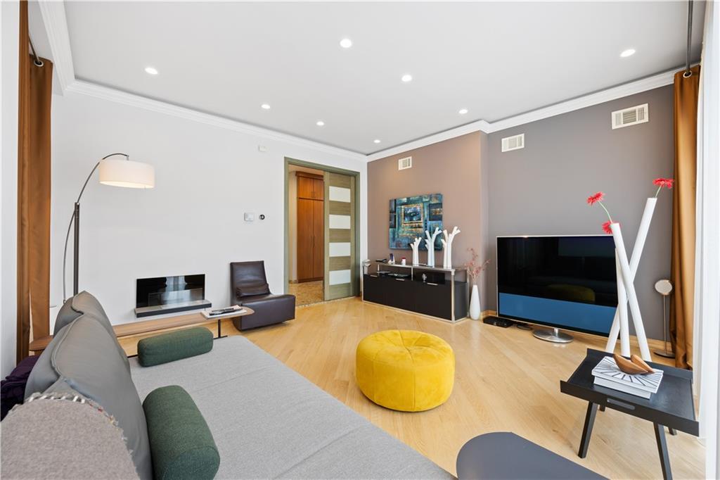 Oxford St, Brooklyn, NY 11235