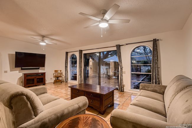 201 Sheffield, House other with 5 bedrooms, 5 bathrooms and null parking in Castle Hills TX | Image 33