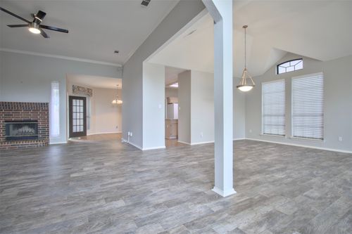 7504 Saddleridge Dr, Dallas, TX, 75249-1814 | Card Image