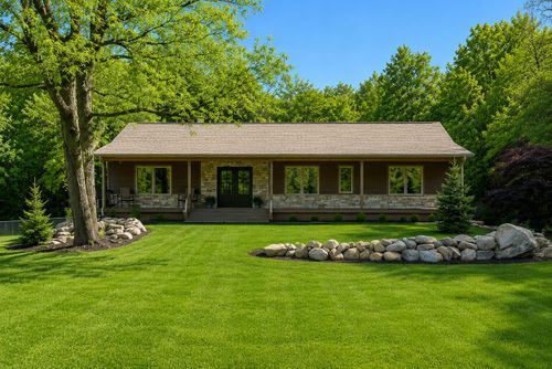 9797 Graham Rd, Plainwell, MI, 49080-9250 | Card Image