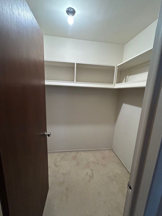 APT-21 - 8127 Colony Dr, Condo with 2 bedrooms, 2 bathrooms and null parking in Grosse Ile MI | Image 13