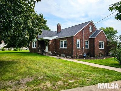 3010 38 Th Avenue, House other with 5 bedrooms, 2 bathrooms and null parking in Moline IL | Image 2