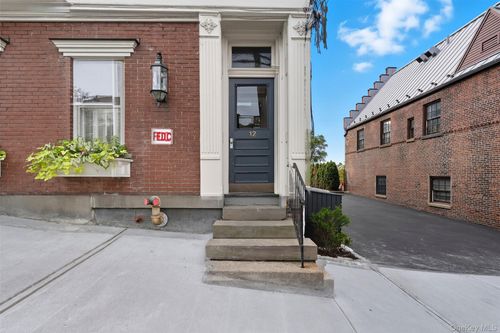 12 Main St, Irvington, NY, 10533-1538 | Card Image