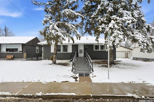 2126 William Ave, Saskatoon, SK, S7J1A5 | Card Image