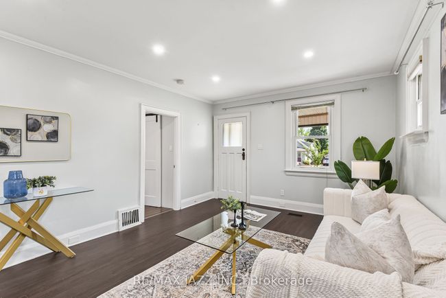110 Gibbons St, House other with 3 bedrooms, 2 bathrooms and 3 parking in Oshawa ON | Image 9