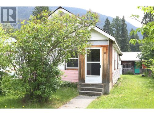211 Davies Ave, Salmo, BC, V0G1Z0 | Card Image