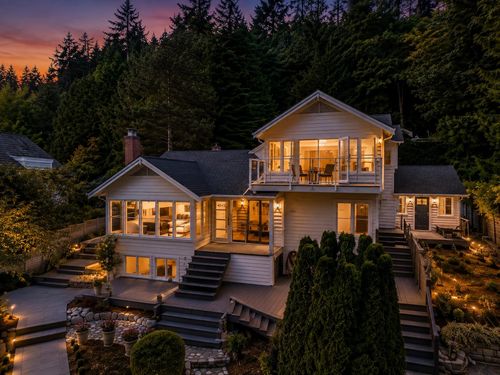 4043 Rose Cres, West Vancouver, BC, V7V2N6 | Card Image
