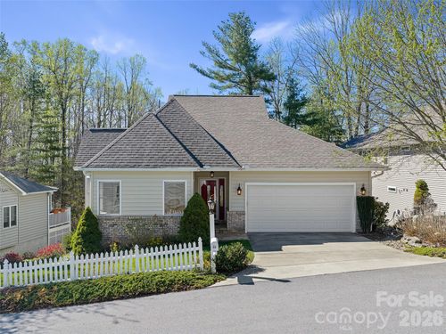 25 Ashefield Ct, Hendersonville, NC, 28791-2814 | Card Image