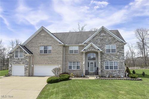 7220 Blackwell Dr, Oakwood Village, OH, 44146-5637 | Card Image