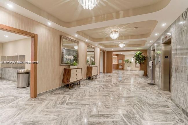 APT-811 - 5401 Collins Ave, Condo with 2 bedrooms, 2 bathrooms and null parking in Miami Beach FL | Image 7
