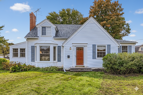 704 Stewart Ln, South Saint Paul, MN, 55075-1656 | Card Image