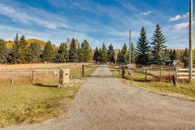 100 Saddle Road, House other with 3 bedrooms, 3 bathrooms and null parking in Bragg Creek AB | Image 41