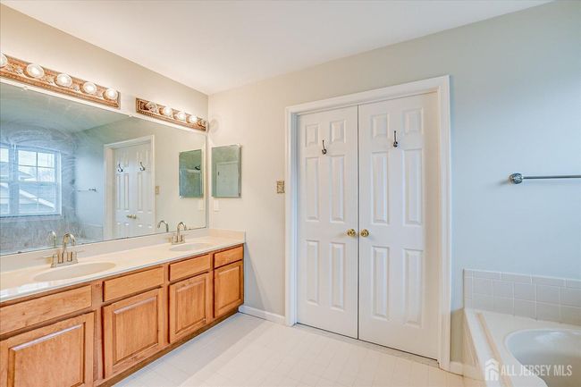 37 Keswick Rd, House other with 5 bedrooms, 3 bathrooms and null parking in East Windsor NJ | Image 29