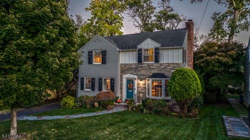 8 Claremont Dr, Short Hills, NJ, 07078-3304 | Card Image