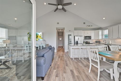 4207 Navarro Dr, Galveston, TX, 77554 | Card Image