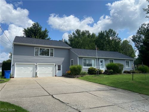 9751 Cutts Rd, Chardon, OH, 44024-9136 | Card Image