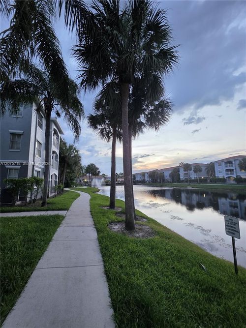 10-301-9615 Nw 1st Ct, Pembroke Pines, FL, 33024-6267 | Card Image