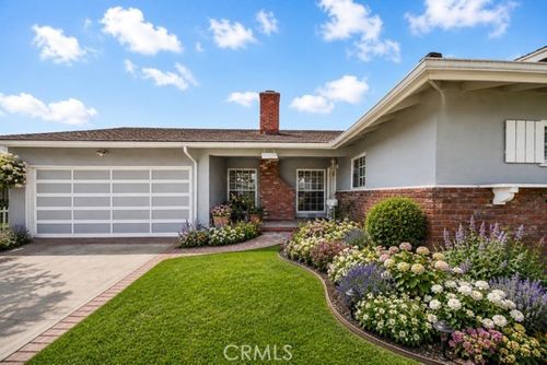 7562 Alhambra Dr, Huntington Beach, CA, 92647-4631 | Card Image