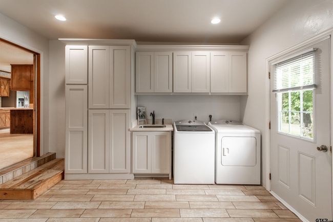 13402 County Road 1131, House other with 3 bedrooms, 2 bathrooms and null parking in Flint TX | Image 21