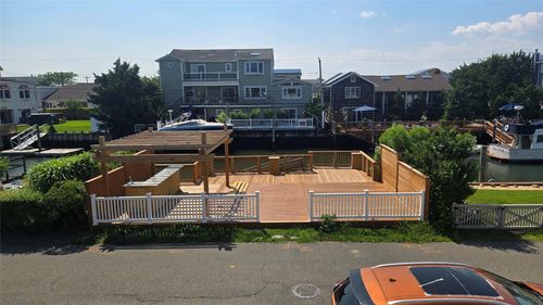 62 Clark St, Long Beach, NY, 11561-2710 | Card Image