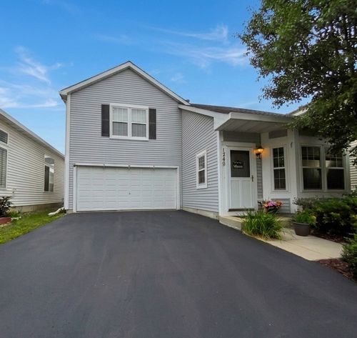 1748 Hazelnut Ln, Aurora, IL, 60504-5508 | Card Image
