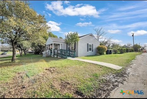 1017 S 6th St, Temple, TX, 76504-5922 | Card Image