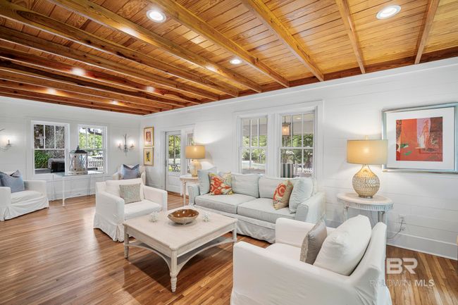 Living Room | Image 19