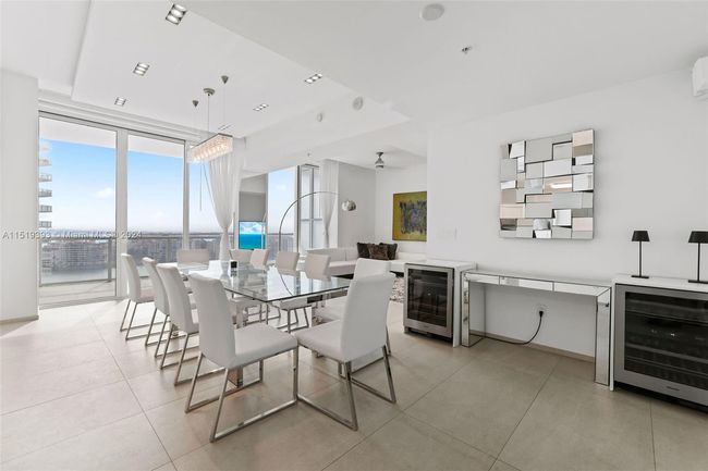 APT-2004 - 50 S Pointe Dr, Condo with 2 bedrooms, 3 bathrooms and null parking in Miami Beach FL | Image 12
