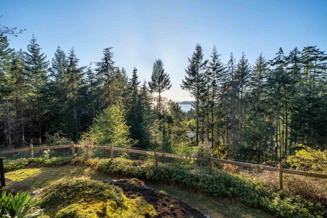 1557 White Sails Dr, House other with 3 bedrooms, 3 bathrooms and 4 parking in Bowen Island BC | Image 24