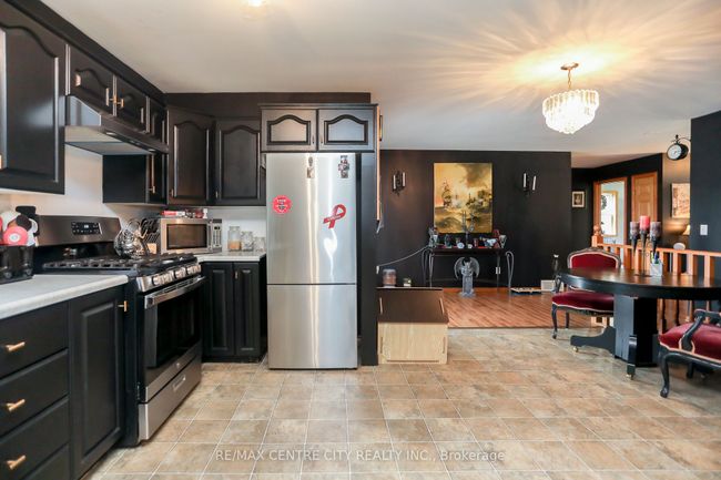 212 Queen St, House other with 4 bedrooms, 3 bathrooms and 6 parking in West Elgin ON | Image 23