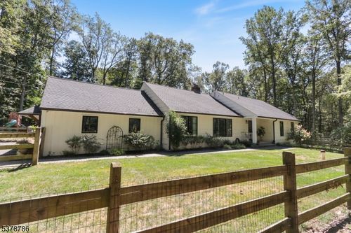 123 Cliffwood Rd, Chester, NJ, 07930-3103 | Card Image