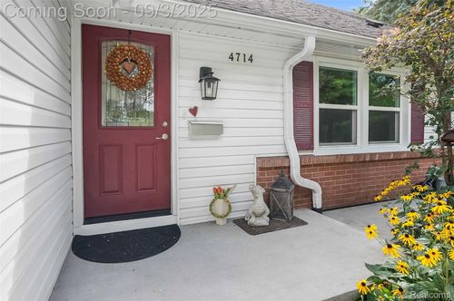 4714 Butler Dr, Troy, MI, 48085-3525 | Card Image