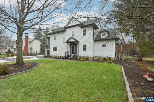 109 Arbor Dr, Ho Ho Kus, NJ, 07423-1661 | Card Image