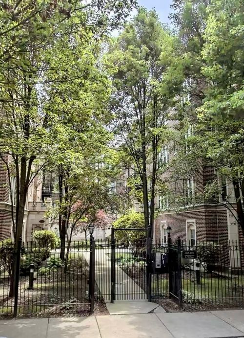 213-2315 70th Pl, Chicago, IL, 60649-2288 | Card Image
