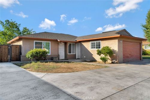 824 Ashlan Way, Madera, CA, 93638-1605 | Card Image