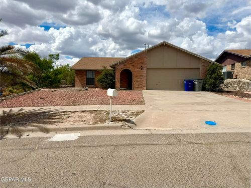 7113 El Cajon Dr, El Paso, TX, 79912-4349 | Card Image