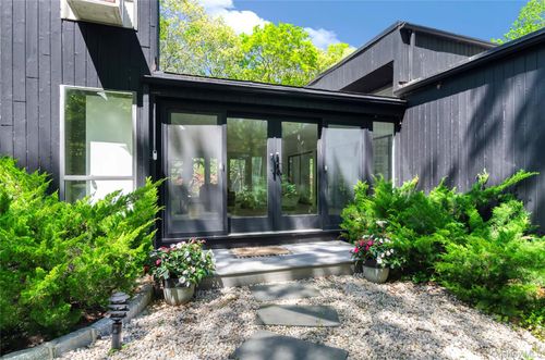 24 N Quarter Rd, Westhampton, NY, 11977-1003 | Card Image