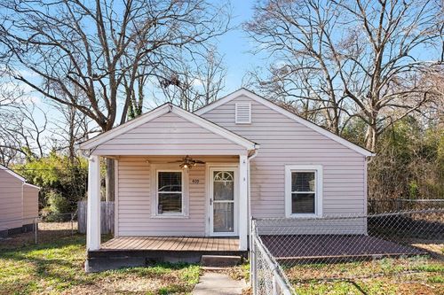 409 S Maple St, Dallas, NC, 28034-2227 | Card Image