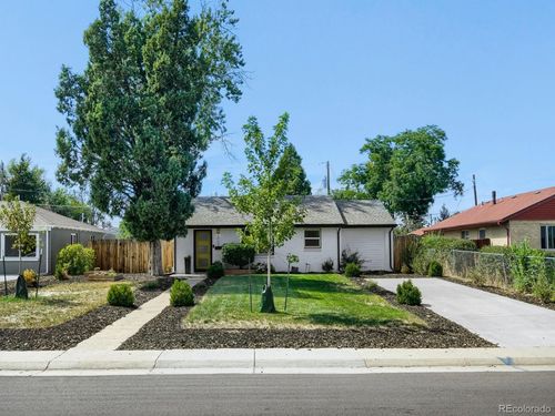 3065 Holly St, Denver, CO, 80207-2740 | Card Image