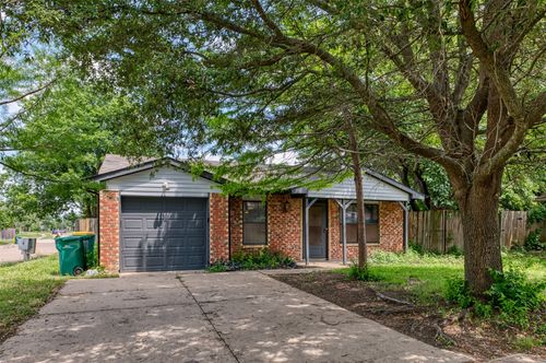 447 Vincent St, Cedar Hill, TX, 75104-9086 | Card Image