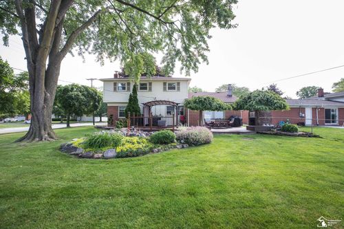 1700 Kenwood St, Trenton, MI, 48183-1825 | Card Image
