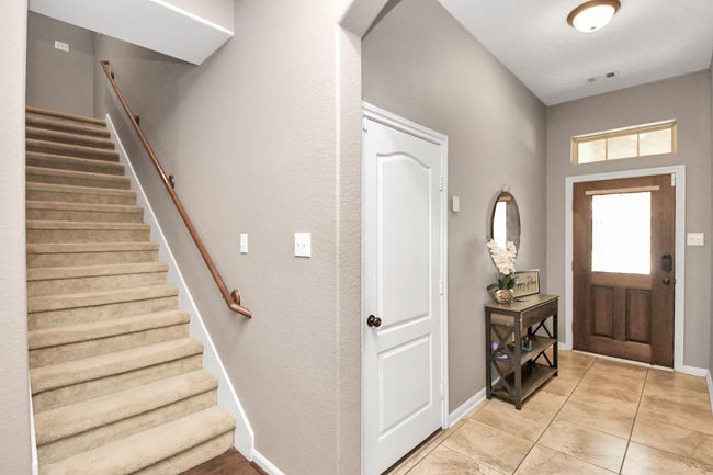 6810 Hunters Trace Ln, House other with 3 bedrooms, 3 bathrooms and 2 parking in Baytown TX | Image 6