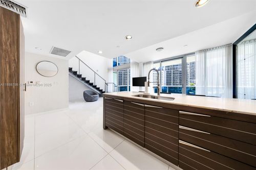 apt-503-200 Biscayne Boulevard Way, Miami, FL, 33131-2168 | Card Image