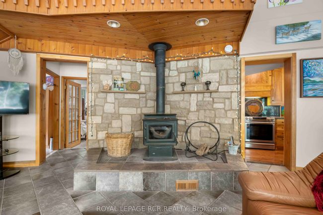 487151 Side Rd, House other with 8 bedrooms, 4 bathrooms and 15 parking in Mono ON | Image 7