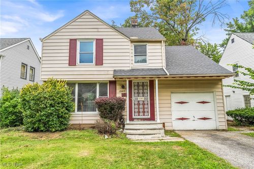 19415 Shakerwood Rd, Warrensville Heights, OH, 44122-6609 | Card Image