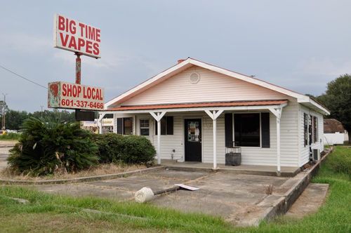 711 Memorial Blvd, Picayune, MS, 39466-4631 | Card Image