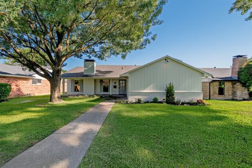 8611 Capri Dr, Dallas, TX, 75238-4909 | Card Image