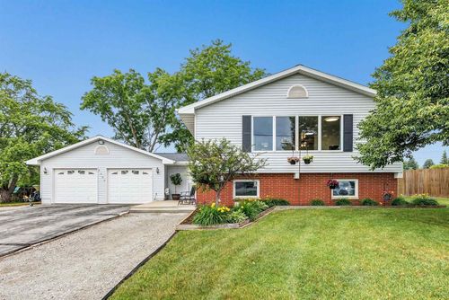 2400 S Ridge Road, Ashwaubenon, WI, 54304 | Card Image
