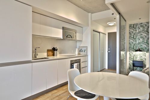 830-20 Minowan Miikan Lane, Toronto, ON, M6J0E5 | Card Image